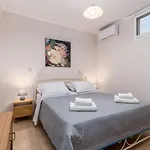 فيلة Avra House *